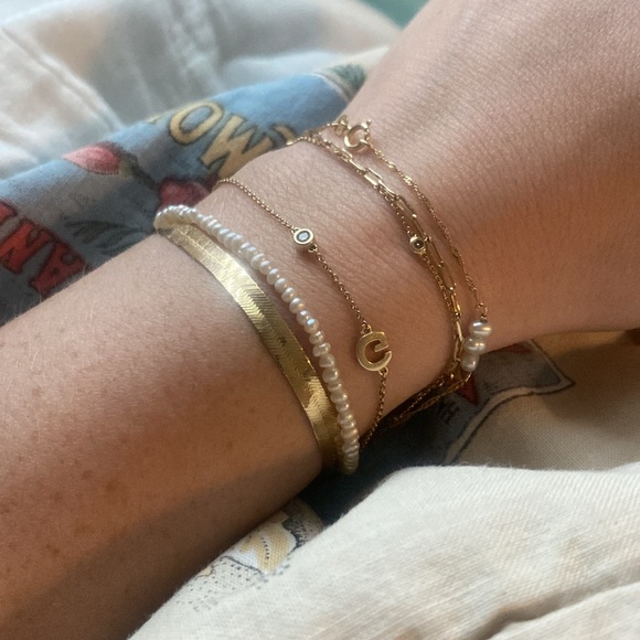 14k solid gold bracelet with letter G initial and genuine Diamond - Picture 2 of 6